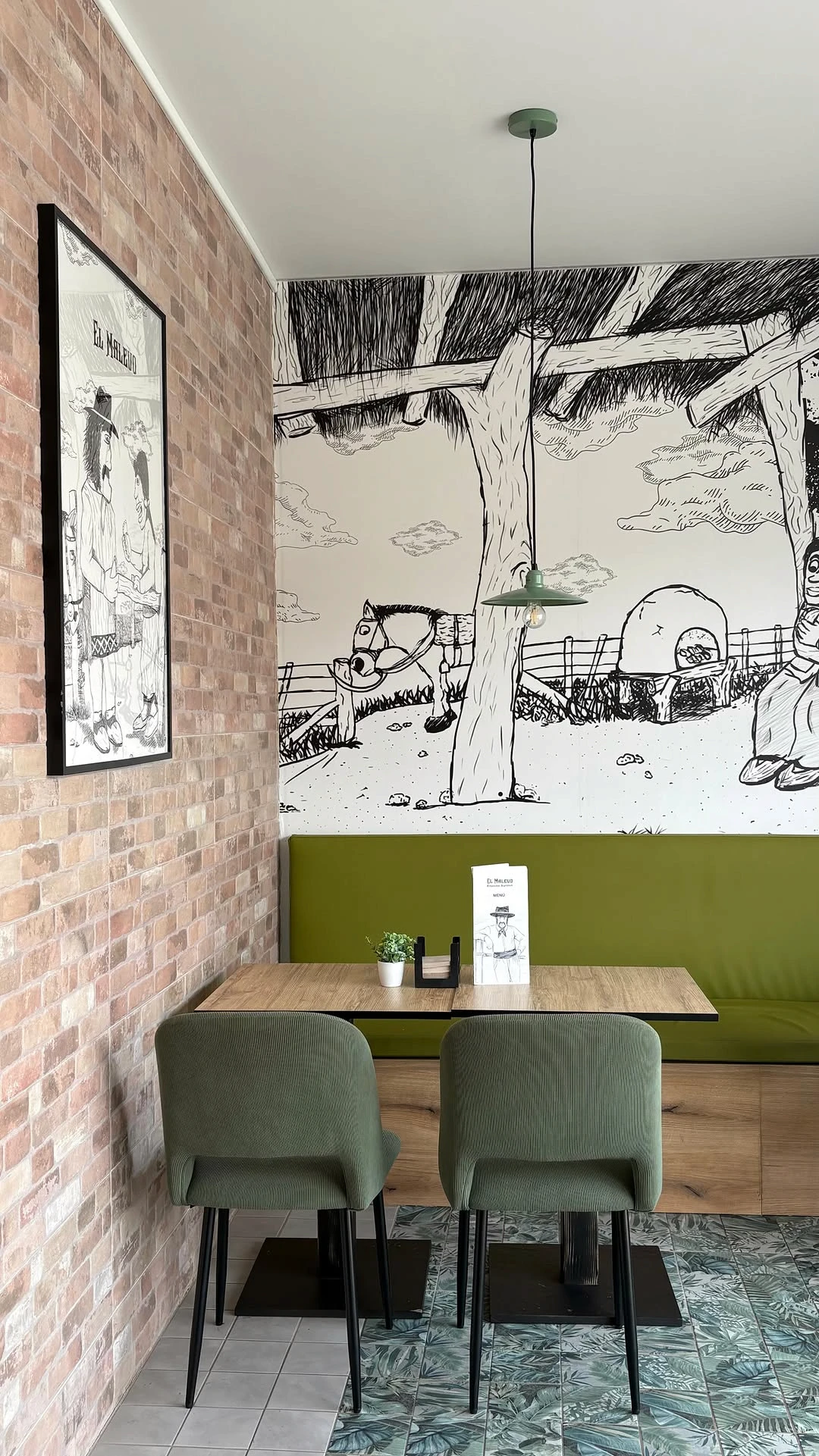Murales ilustrados del local de El Malevo en Sevilla